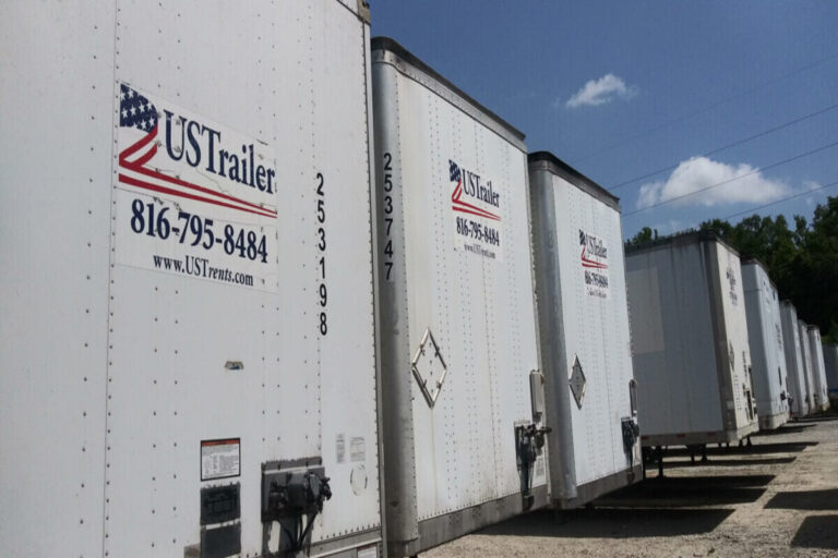 attach safety chains to a trailer